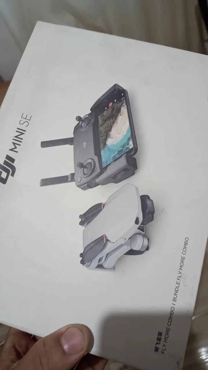Drone DJI Mini SE com 2 baterias na caixa