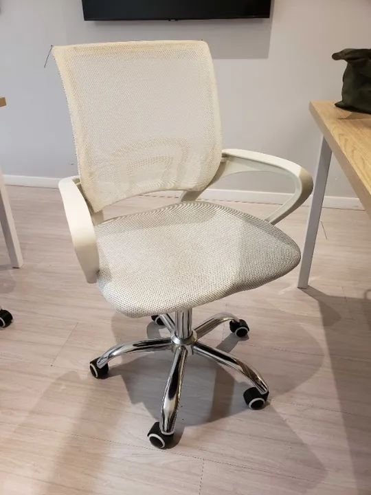 Cadeira Office Santiago Branca - Usada