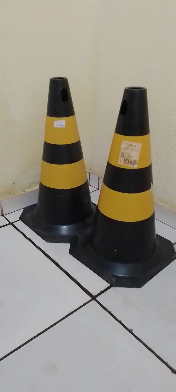 Cones de Sinalização - Kit com 2