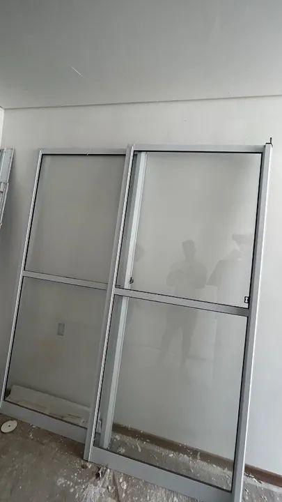 Porta de sacada 2 folhas 2,1x2,1m