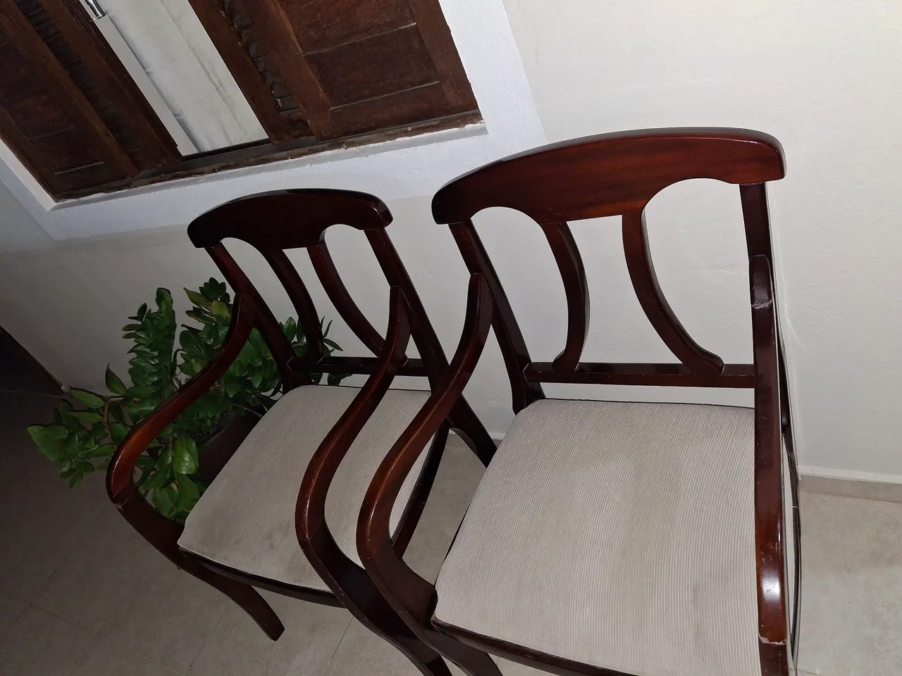 Conjunto de Cadeiras de estar.
