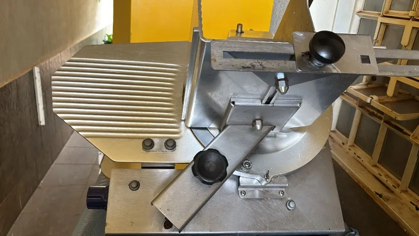 Cortador de Frios Automático Marca GURAL