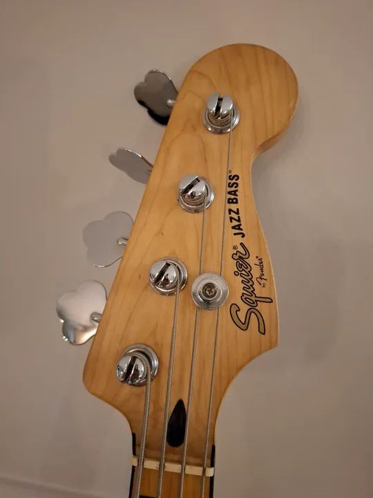 Squier Fender Jazz Bass Bass - Duncan Designed Pickups64607254222979124