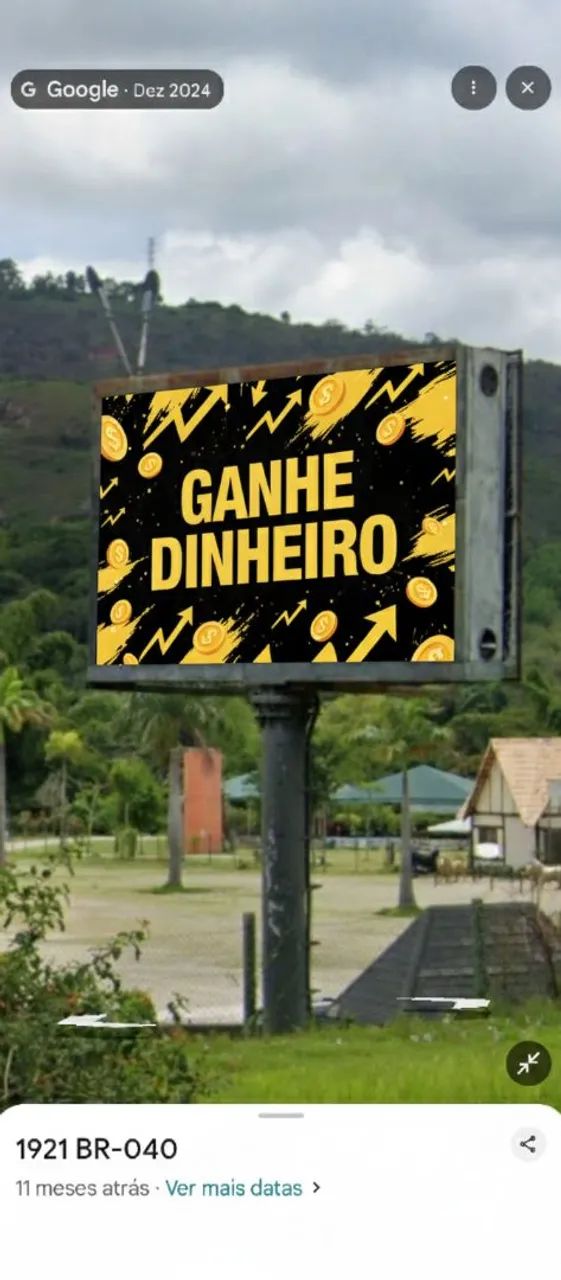 Painel de LED outdoor P12 funcionando e já com poste