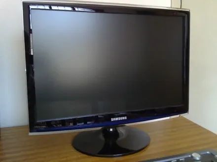 Monitor T220 Samsung 22'' polegadas Wide + Suporte de parede (brinde)  - Foto 5
