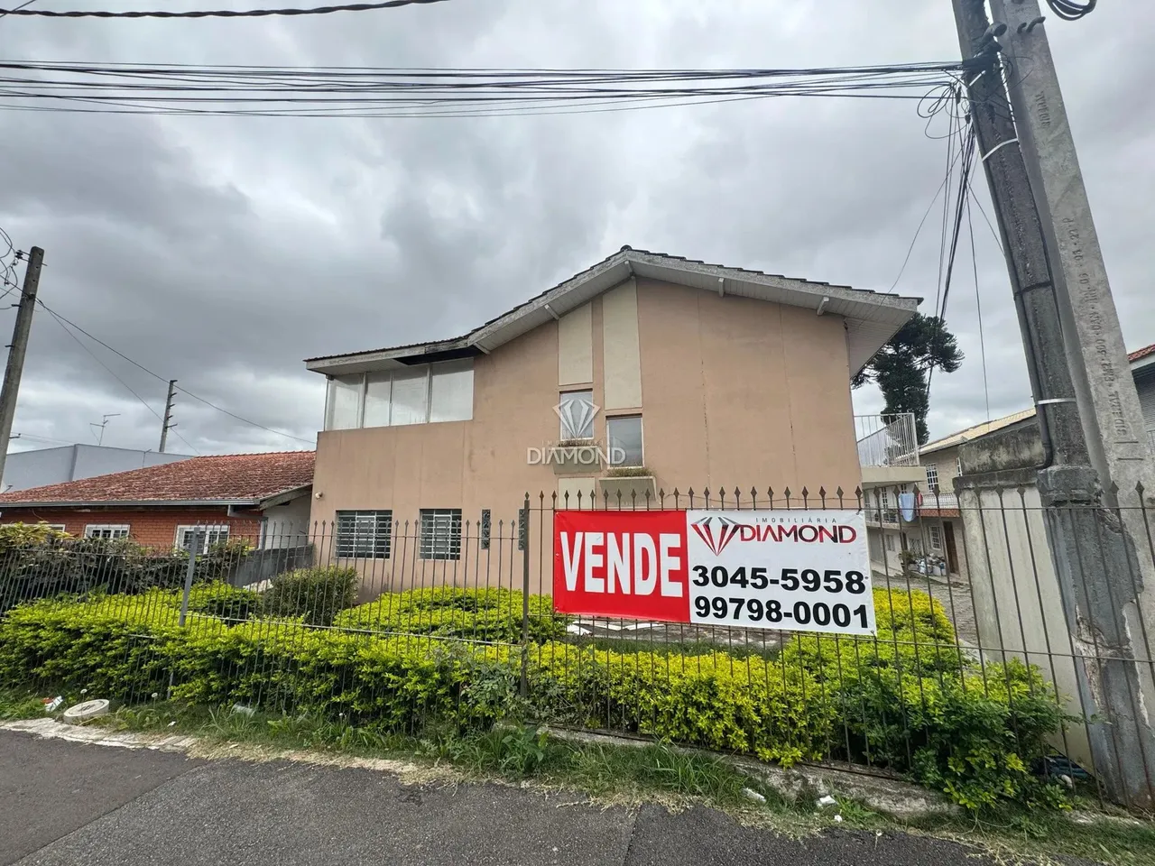 SOBRADO Á VENDA EM CONDOMÍNIO NO NOVO MUNDO!