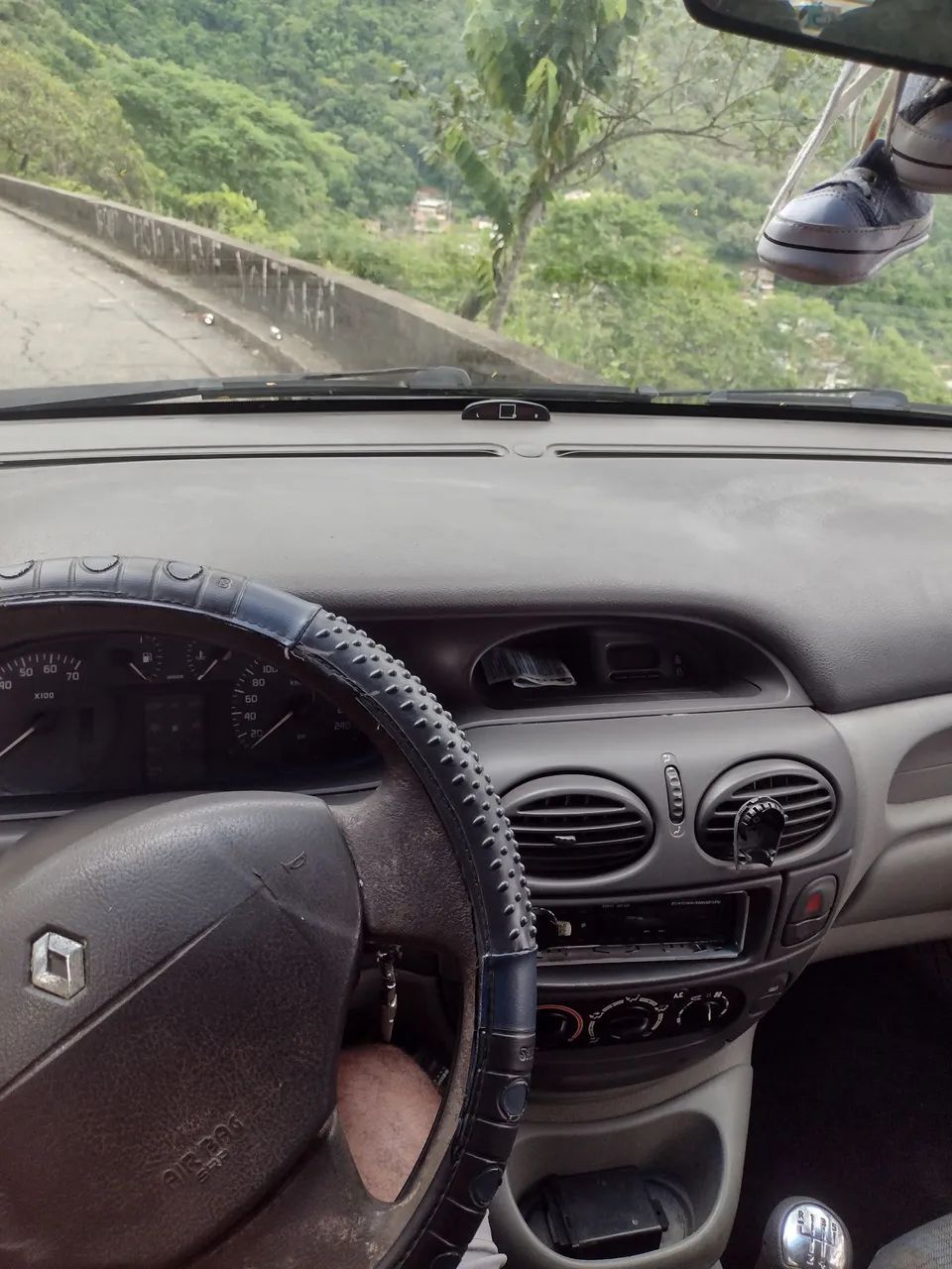 Renault scenic 2003/2004 documento 2025 pago, para virar precisa fazer a vistoria do gás. - Foto 4