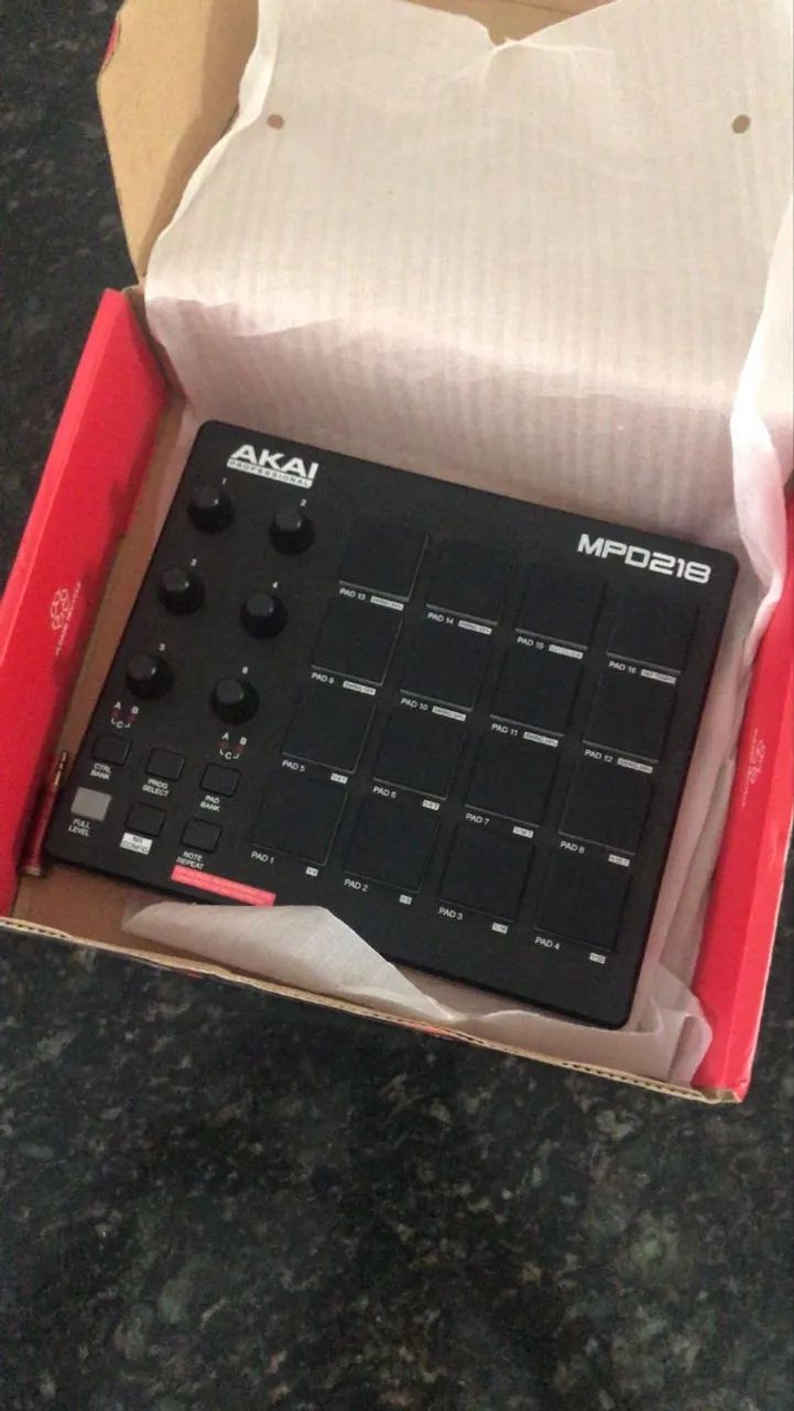 Controladora akai mpd218