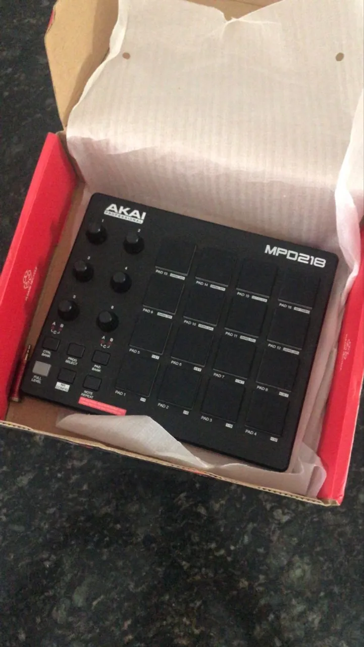 Controladora akai mpd218