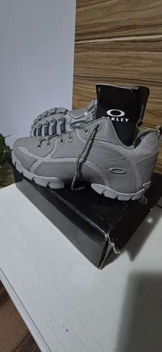 Tênis Oakley Masculino Cinza - Foto 2