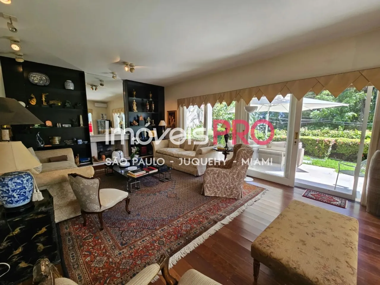Linda casa em condomínio na Cidade Jardim !