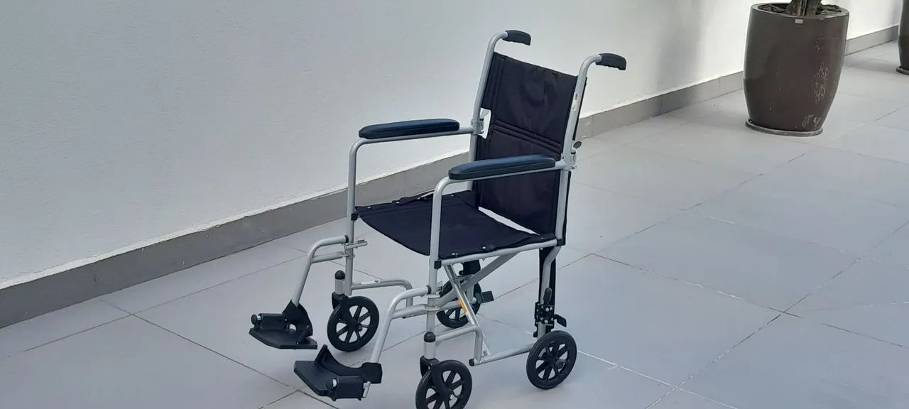 Cadeira e poltrona hospitalar 