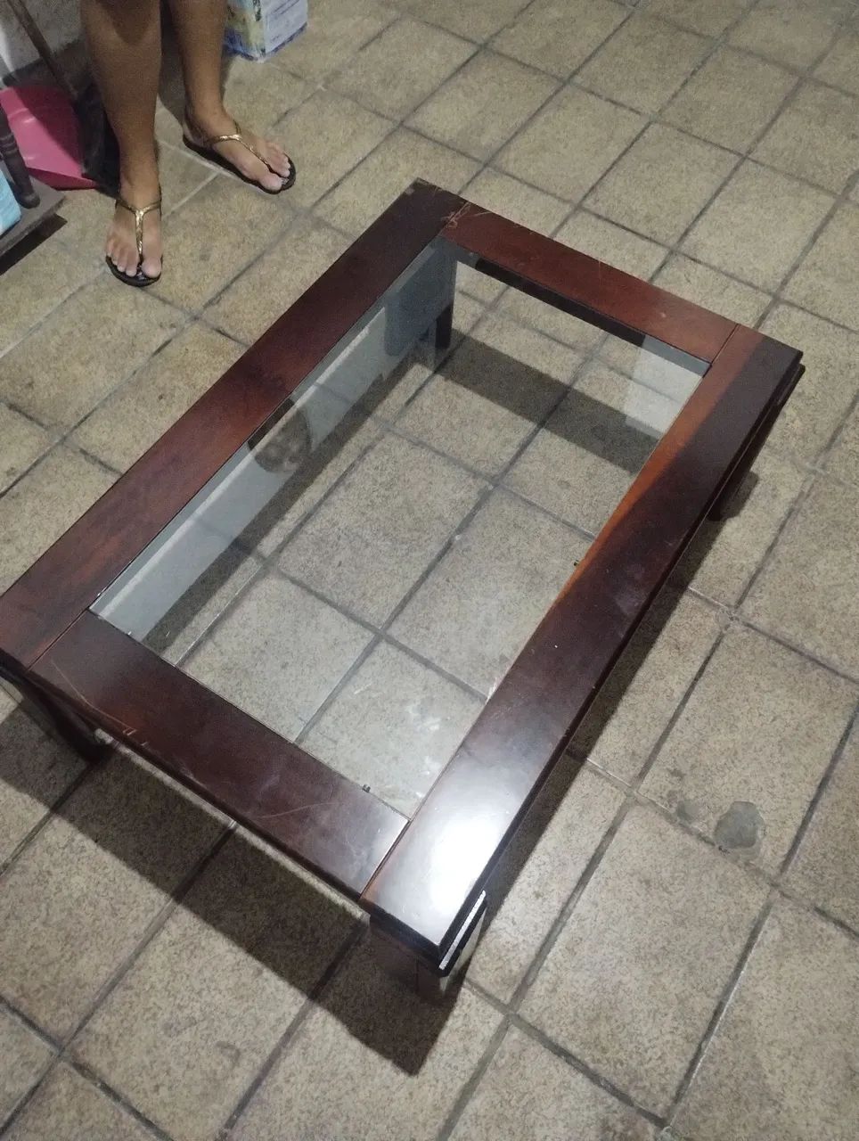 Centro de madeira com tampo de vidro  - Foto 4