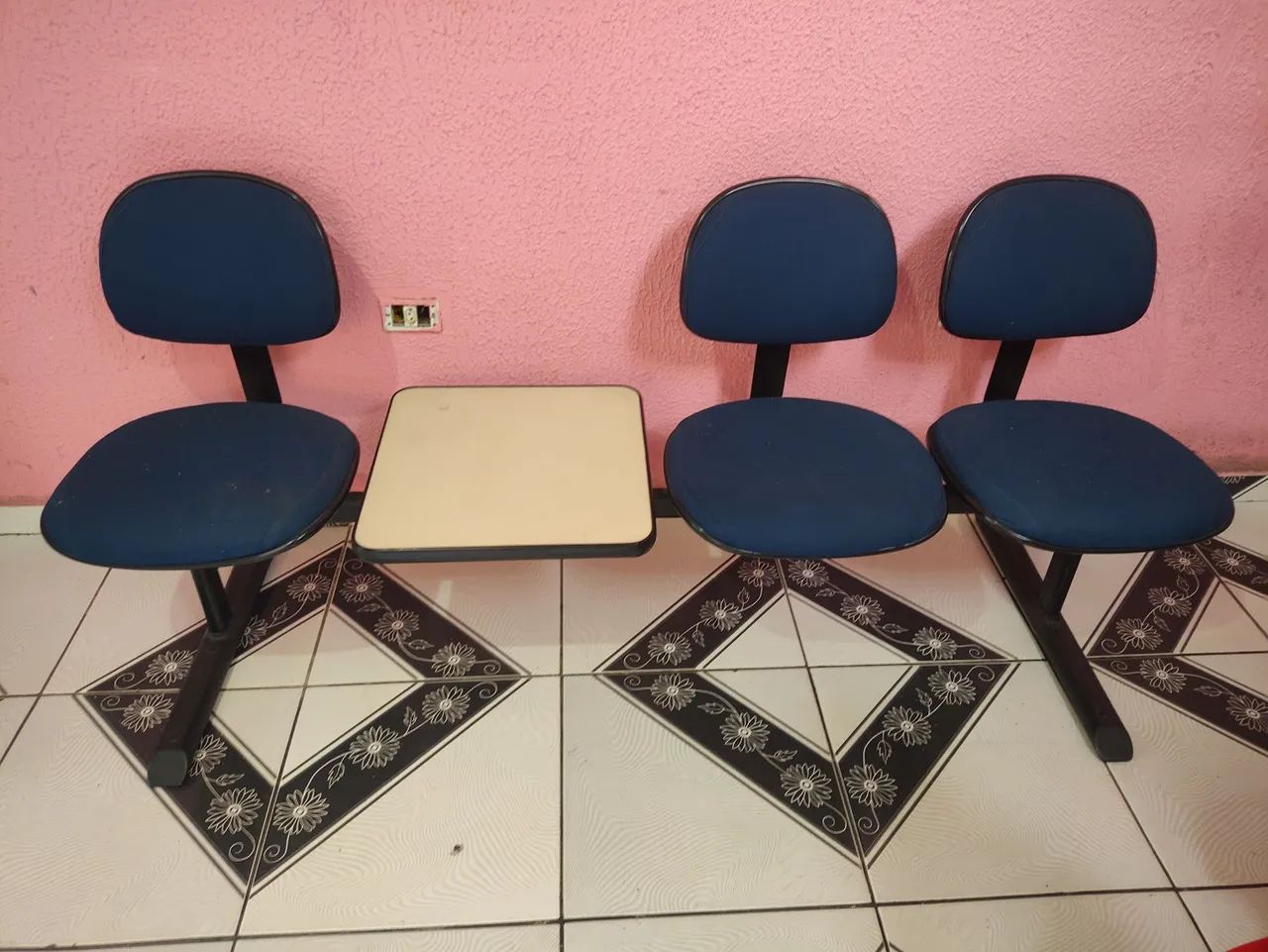 Cadeira de Escritório 3 Lugares Usada em Perfeitas Condições de Uso!