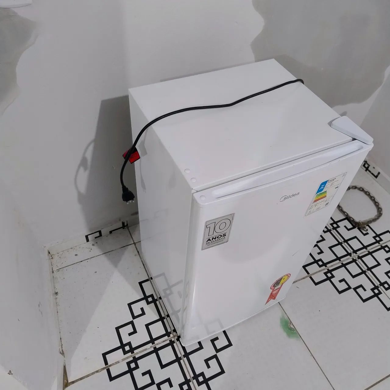 Frigobar Midea 220v R$800,00 - Foto 6