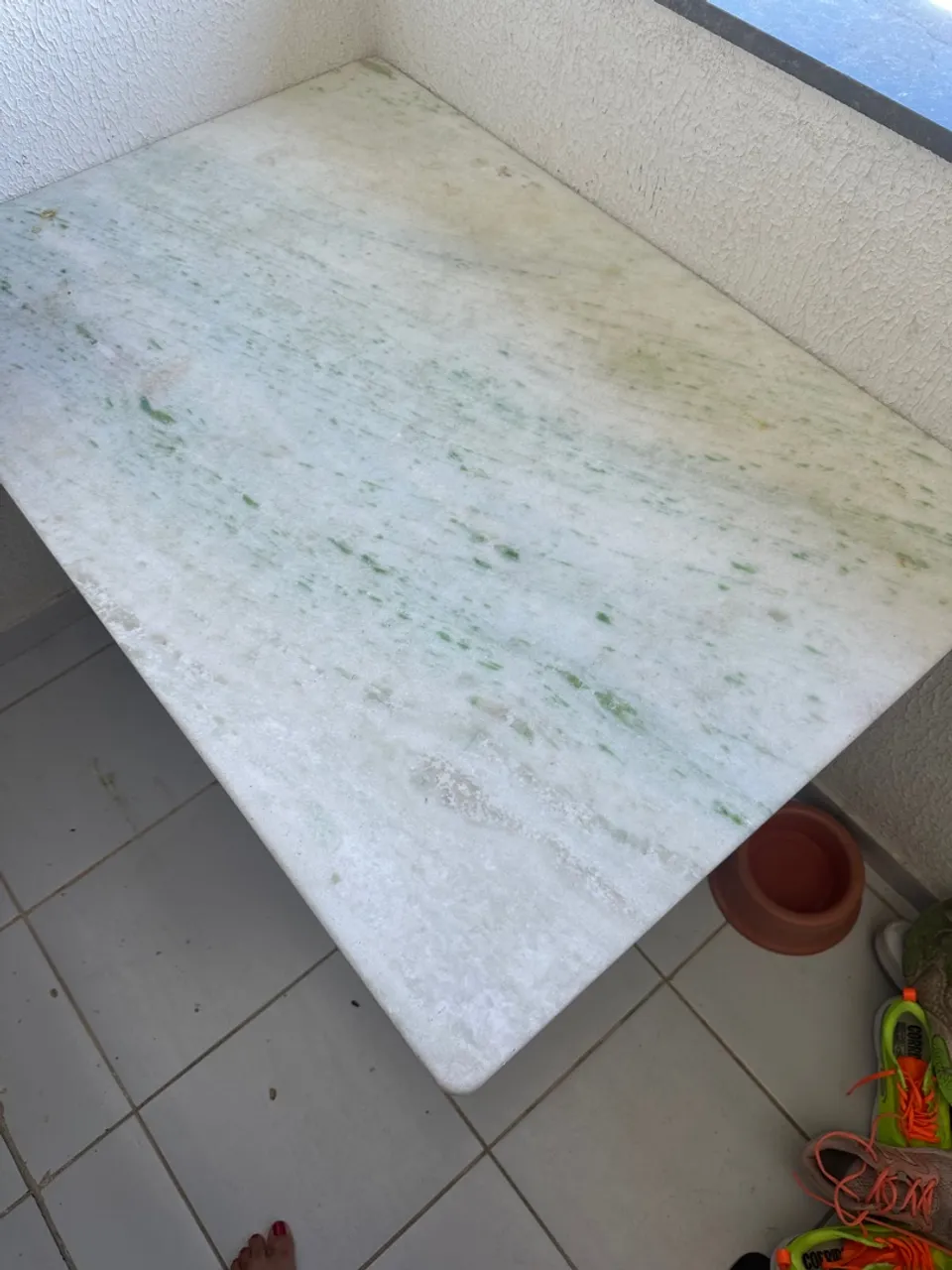 Mesa de mármore branco