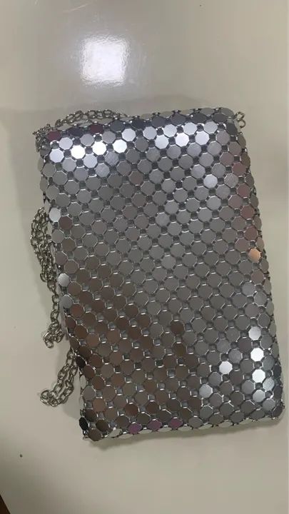 Bolsa  de Ombro Prata - Estiloso e Moderno - Foto 3
