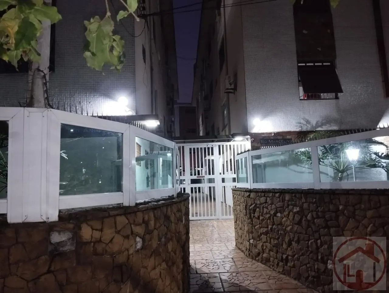 Apartamento para Venda em Santos, Encruzilhada, 2 dormitórios, 1 banheiro, 1 vaga