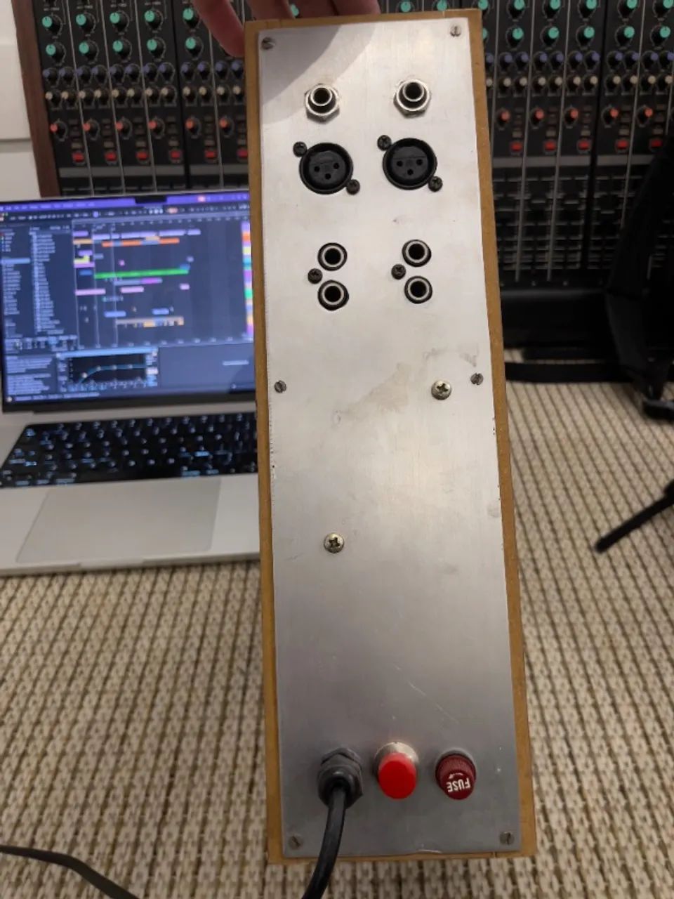 2 Canais de pré-amplificador e equalizador Analógico da Yamaha M3000A (Feito à mão) - Foto 5