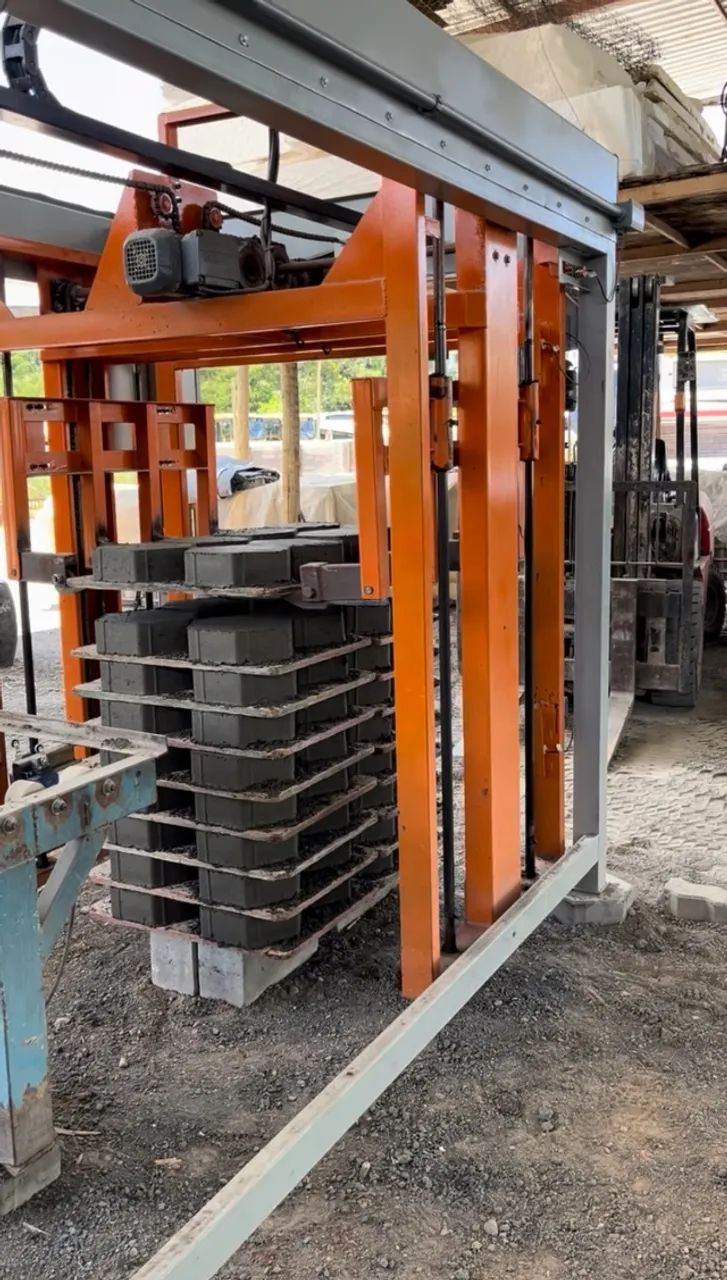 Robô Paletizador, Empilhador de Blocos e Pisos. 