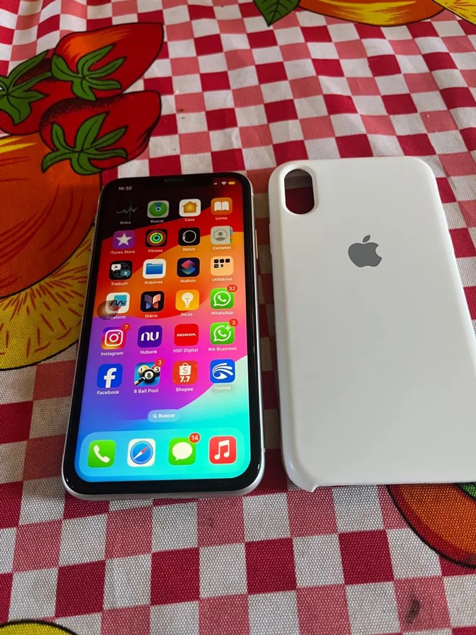 Vendo ou troco iPhone XR  - Foto 3
