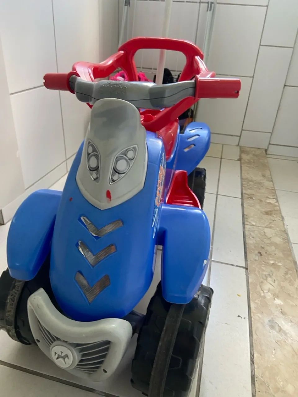 Carrinho de passeio infantil com empurrador - Foto 2