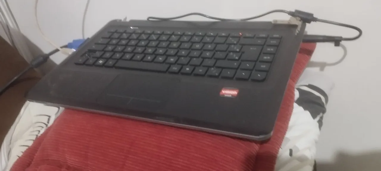 Notebook Hp DV6,AMD IGUAL CORE I3, 3 GIGAS, SOMENTE BASE, PRECISA LIGAR EM MONITOR EXTERNO