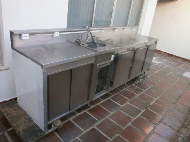 balcão refrigerado em inox - com 3 portas - pia  - espaço neutro - medindo 3mt - Foto 5