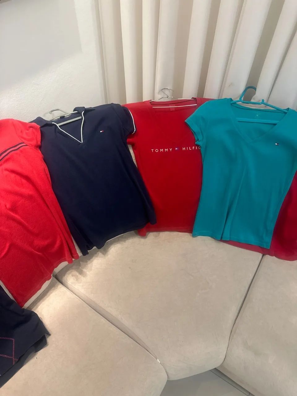 7 Blusas Tommy Hilfiger diversas cores  - Foto 5
