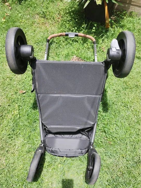 Conjunto de carrinho de bebê e cadeirinha Maxi Cosi - Foto 2