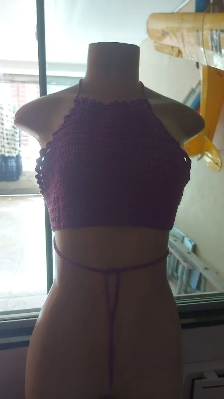 Top Crochê Halter com Detalhe 8 peças por 200 reais