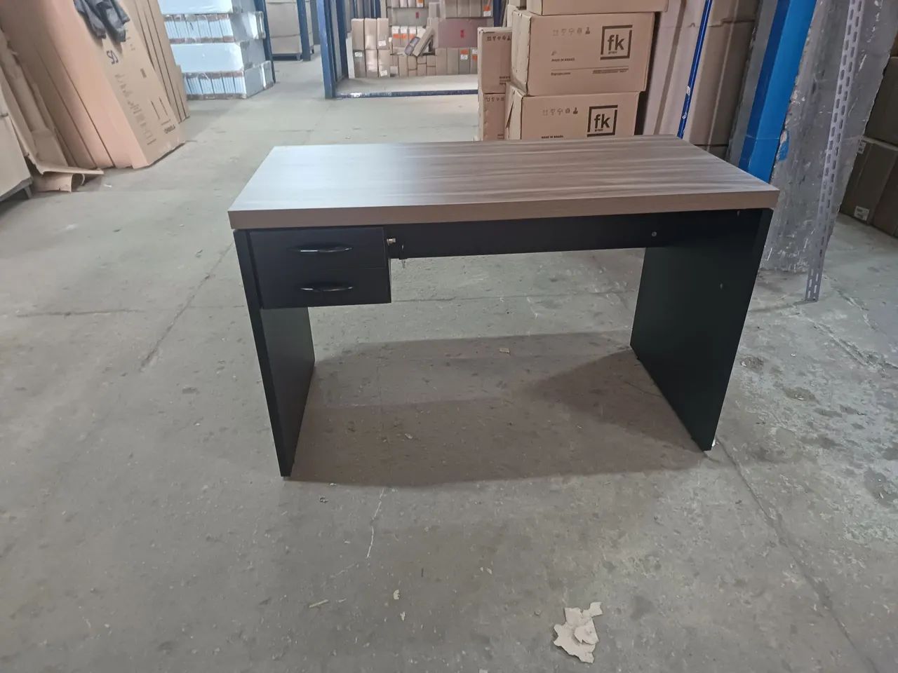 Mesa de escritório com 2 gavetas.( só novas ) - Foto 5
