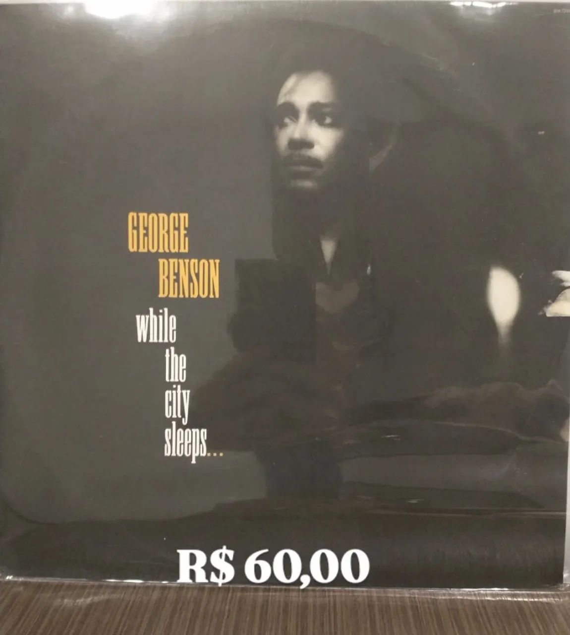 Discos de vinil com preços nas fotos - Foto 4
