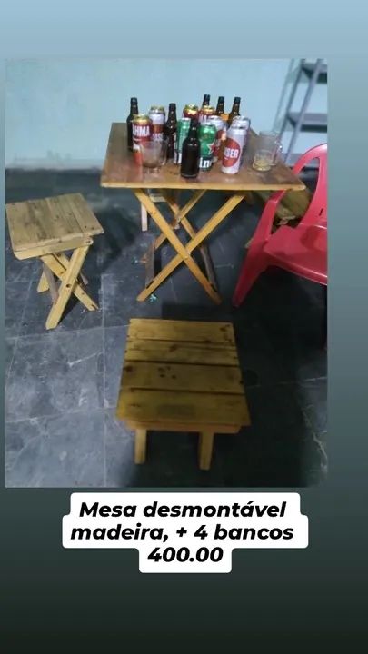 Mesa e bancos dobráveis para comércio