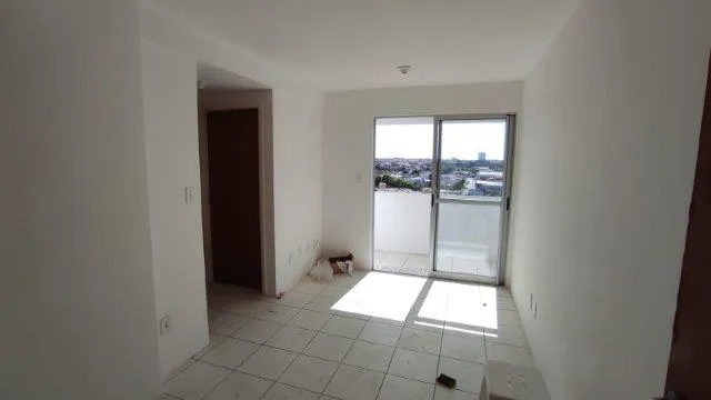 Lindo Apto. com 2 quartos sendo 1 suíte C/ Varanda no Farol, Próximo a Praça Centenário!