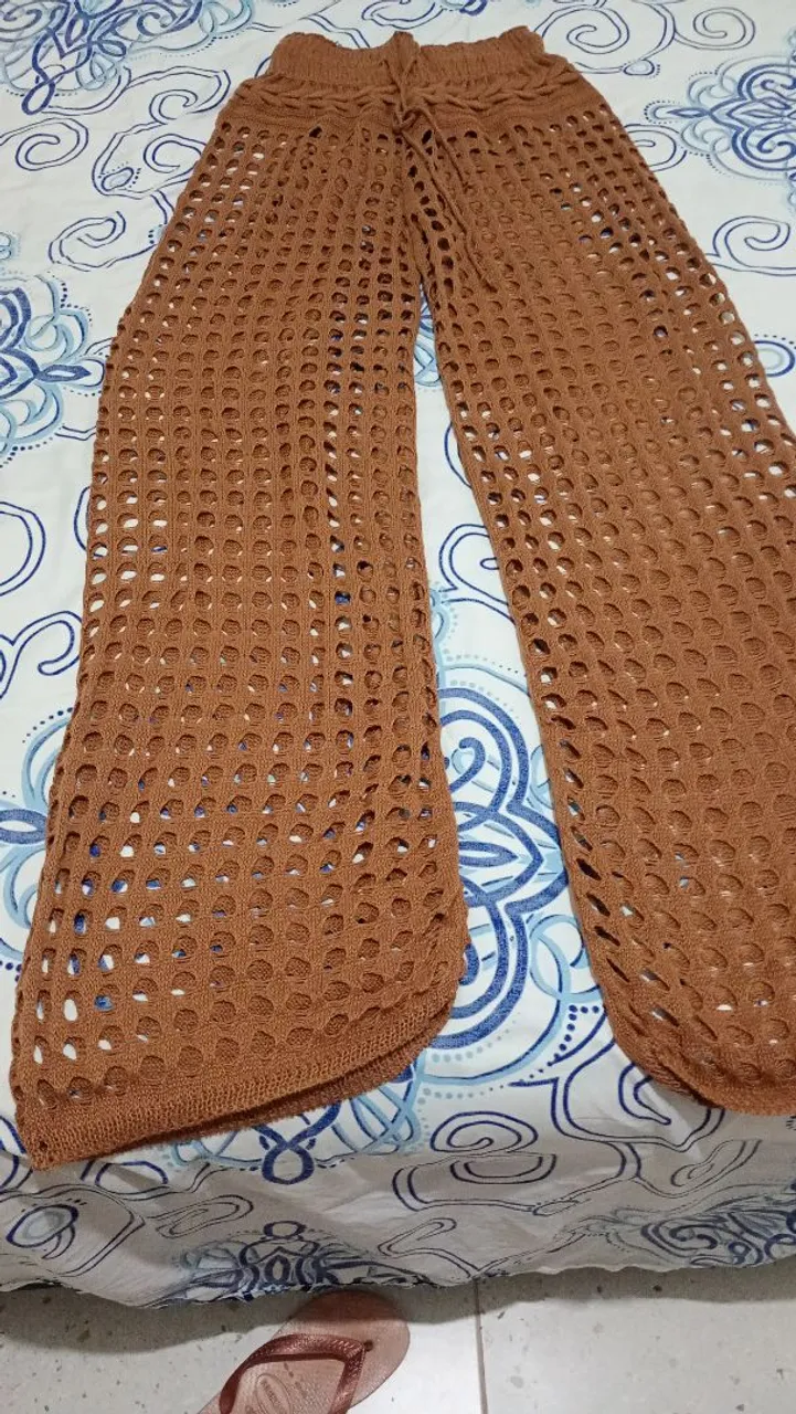 Calça de Praia em Crochê Marrom - Leve e Estilosa