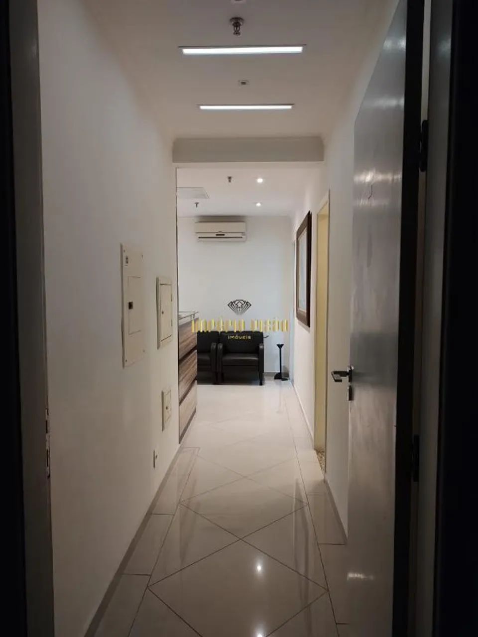 Sala com planta diferenciada Comercial 64m² Centro Profissional Columbia no Centro de Suza - Foto 2