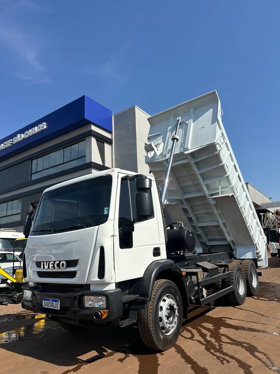 Iveco Tector 6x4 2019 Caçamba  - Foto 12