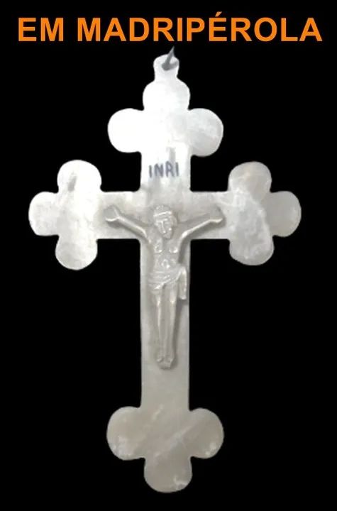   Antigo crucifixo de Jerusalém em madrepérola
