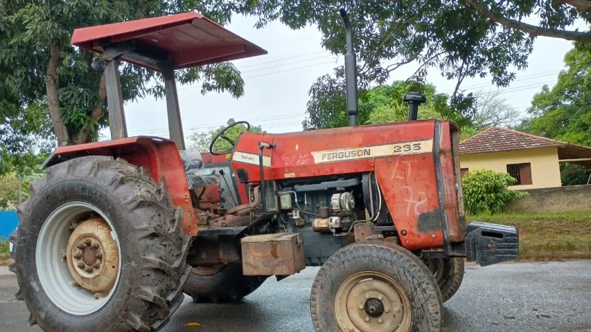 Trator MF 265 1995
