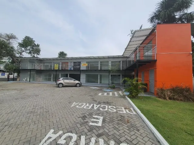 Alugo Salas Comerciais no Passeio do Mindu/ Parque Dez