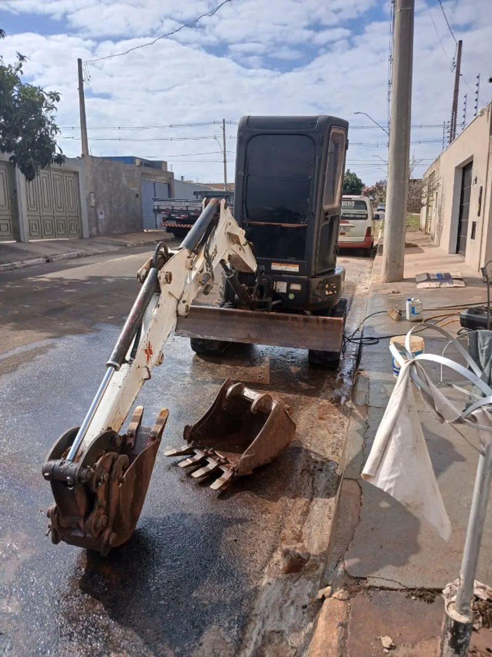 Mini Escavadeira Bobcat E26 Ano 2014 Cabinada - Foto 4