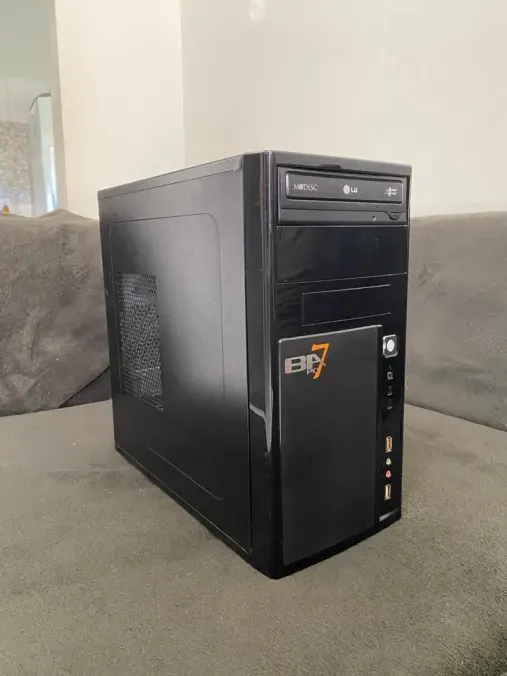 Computador sem HD e com cooler box com pino quebrado