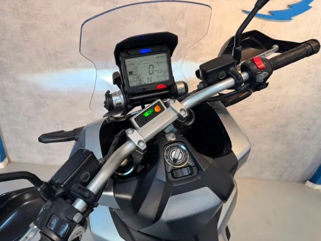 HONDA X-ADV 750CC automática 2017 com 31 mil km - Foto 2