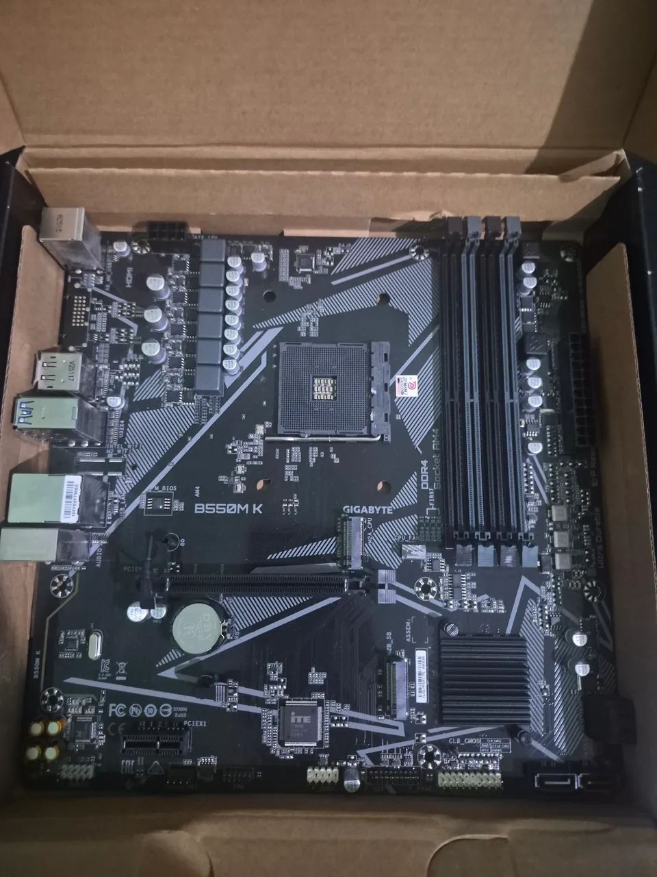 Placa Mãe GIGABYTE B550M K - Foto 2