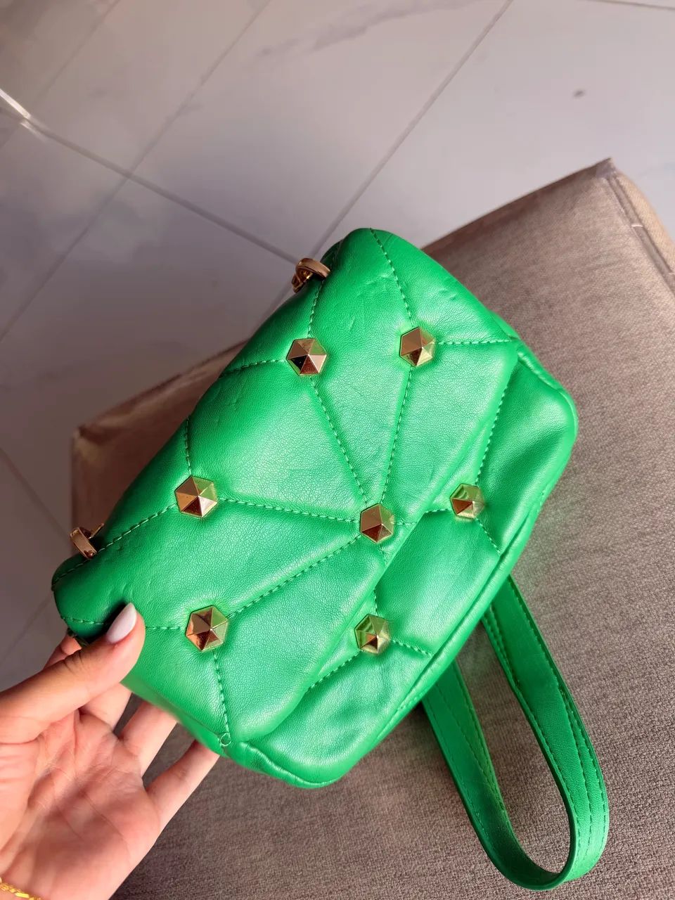 Bolsa ZARA verde e dourado
