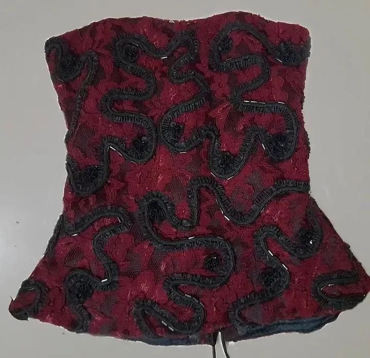 Corset vinho com detalhes bordados P