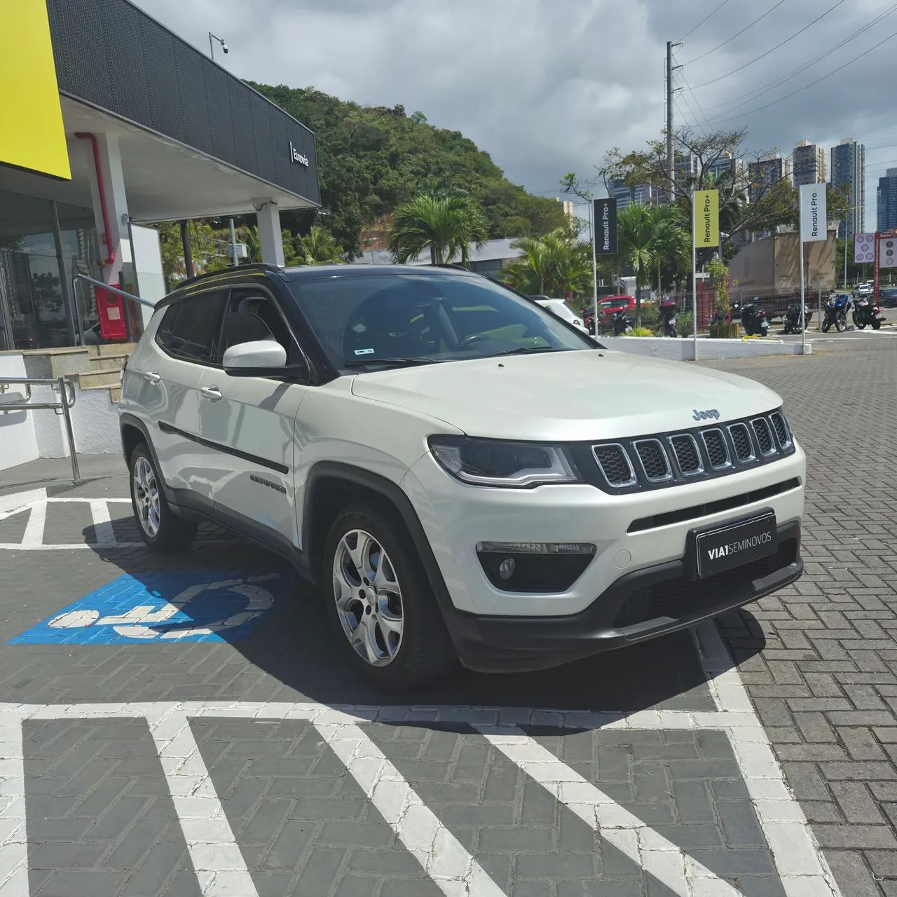 Jeep Compass 2.0 16V FLEX LONGITUDE AUTOMÁTICO 2021