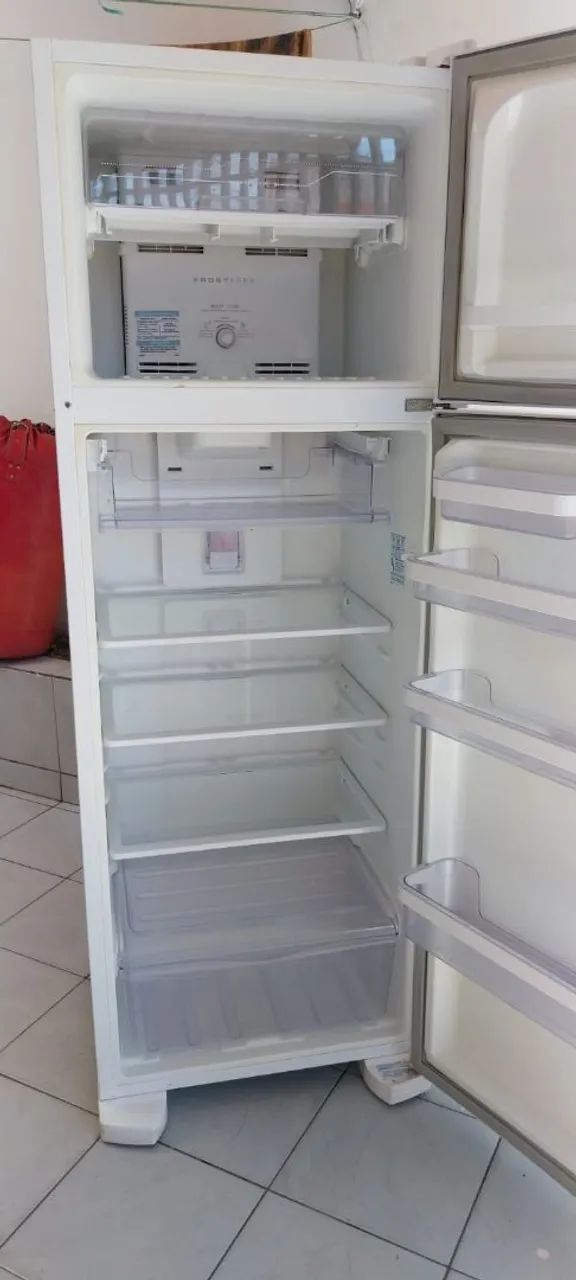 Geladeira electrolux duplex frost free ENTREGO - Foto 4