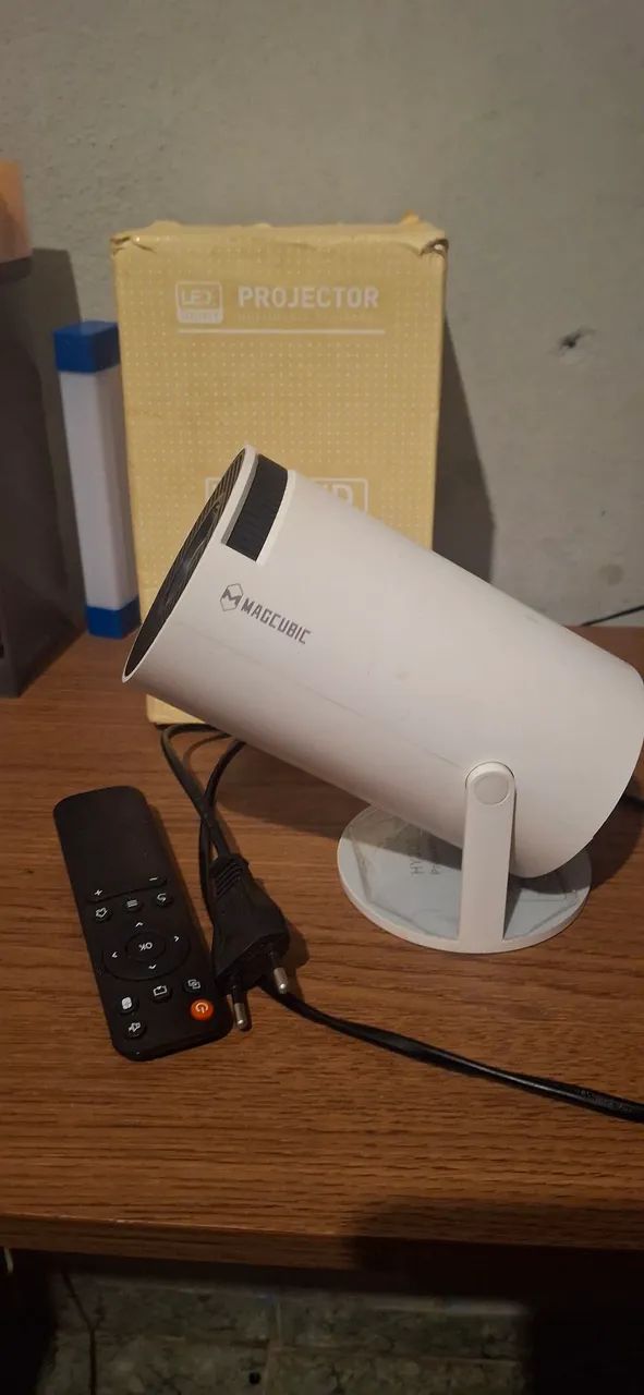 Projetor HY300
